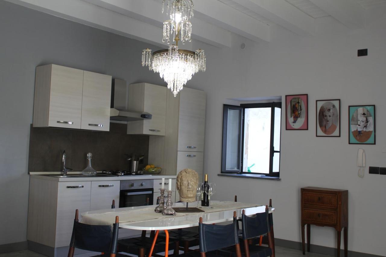 Apartamento Palazzo Geremia - Le Dimore Dell'Antiquario Acireale Exterior foto