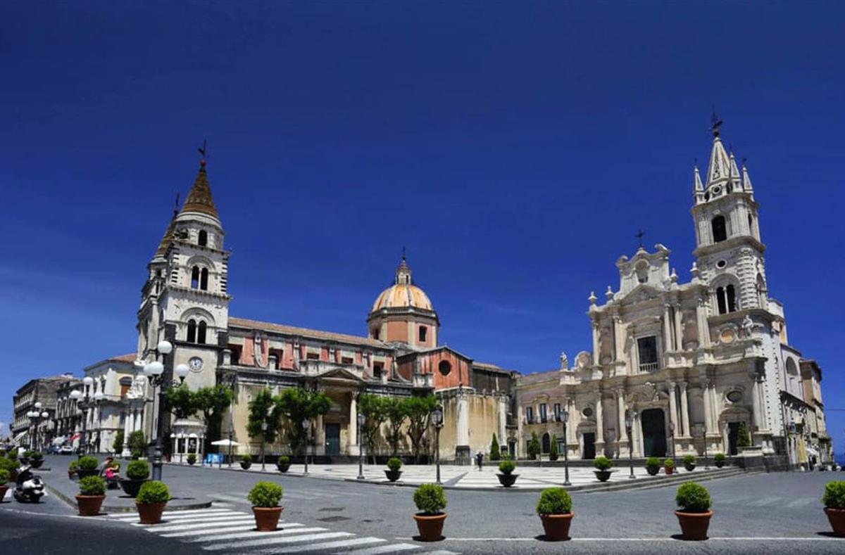 Apartamento Palazzo Geremia - Le Dimore Dell'Antiquario Acireale Exterior foto